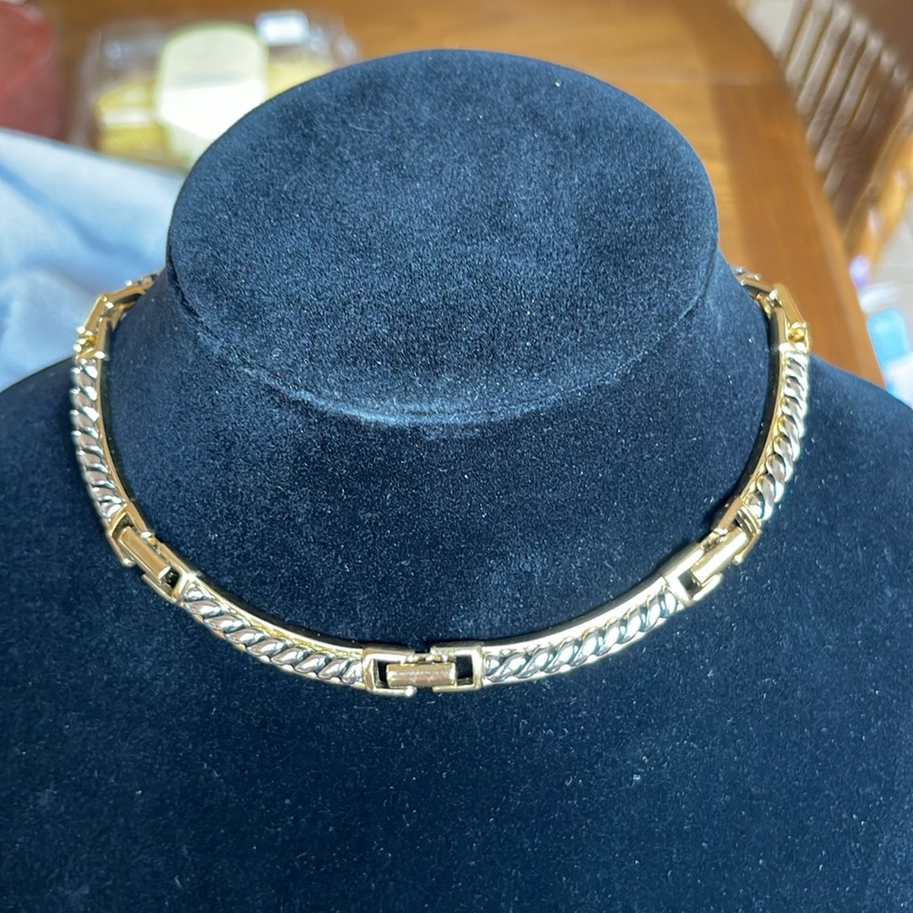 Gold Two-Tone Twisted Cable Chocker Necklace - Unique Edwin Pearl Necklace - Picture 9 of 16